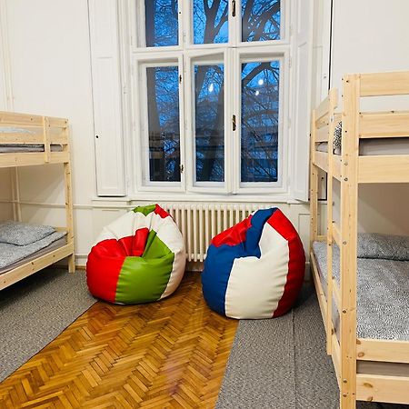 Hostel Green World Novi Sad Exteriör bild