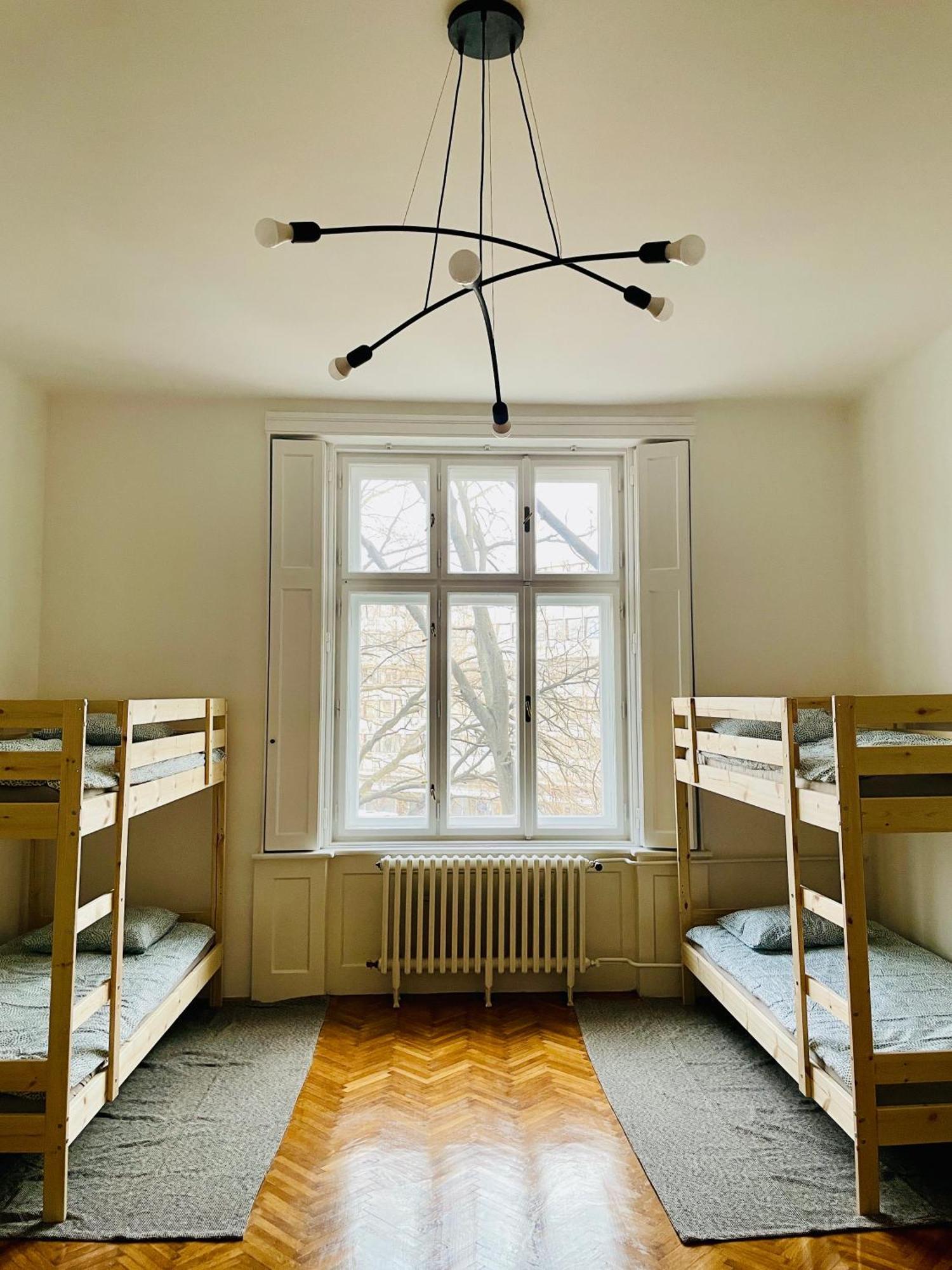 Hostel Green World Novi Sad Exteriör bild