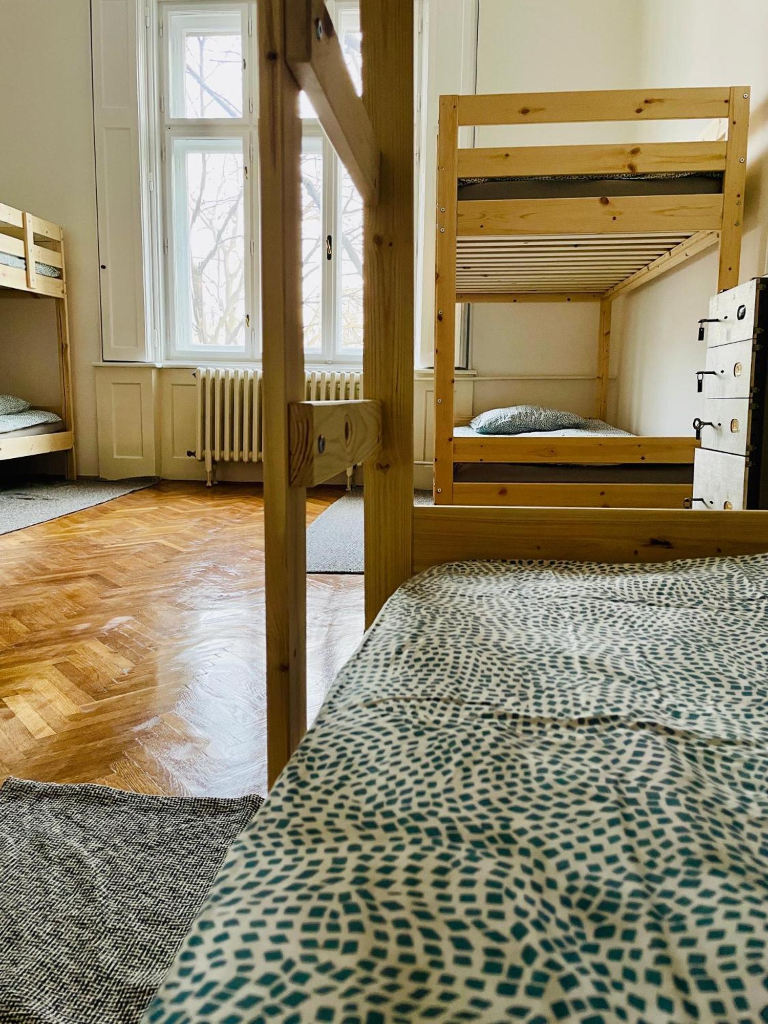Hostel Green World Novi Sad Exteriör bild